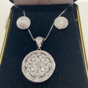 Beautiful natural (real) diamond and 925 sterling locket and earring in 925